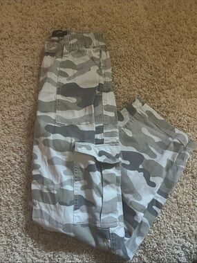 Aeropostale Women's Straight Leg Camo Cargo Pants - Gray & Green